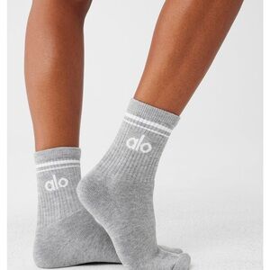ALO Yoga Gray half-crew unisex